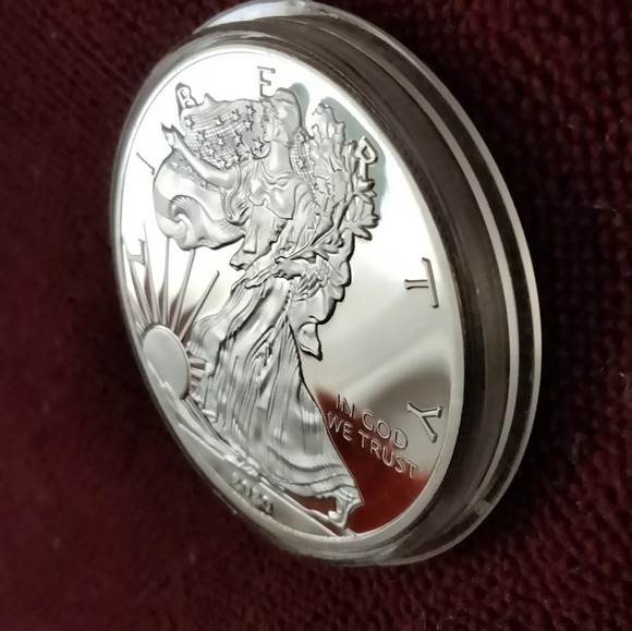 1 ounce of fine silver"SlLVER EAGLE' Coin - Picture 3 of 12